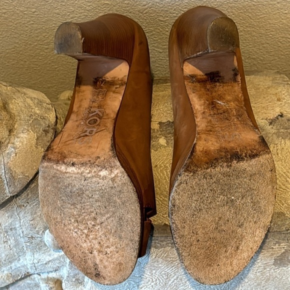 KORS Michael Kors vintage brown bacheta leather crossed open toe platform heels - Picture 6 of 7